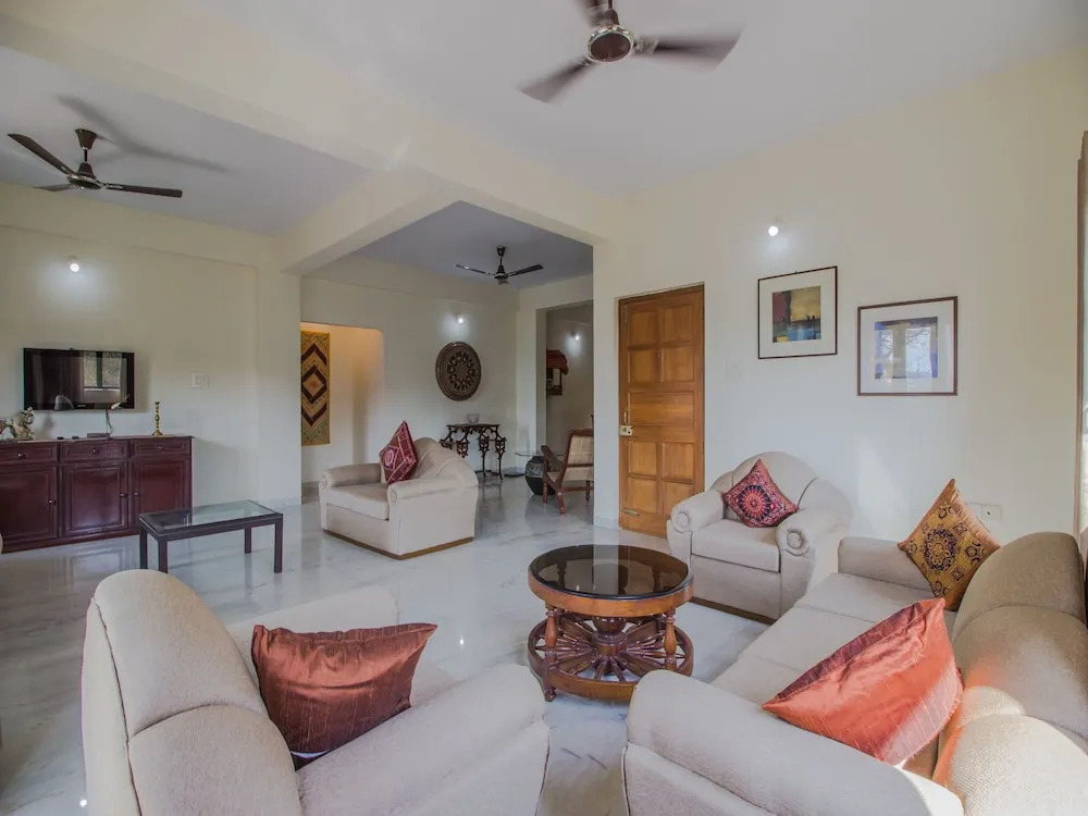 OYO 11351 Home 4BHK Miramar Beach