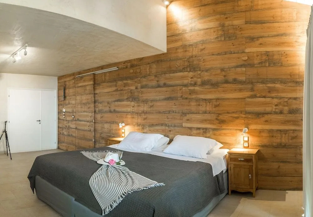Enetiko Resort