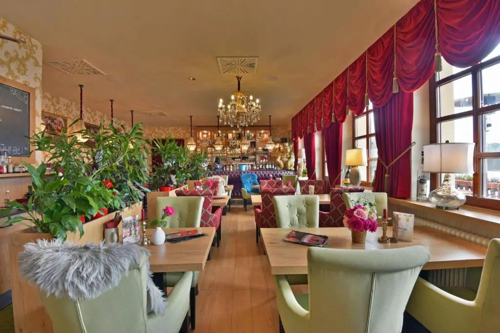 Riverdam Boutique Hotel