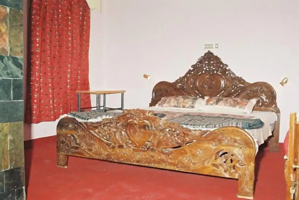Royal Aashiyana Palace Hotel