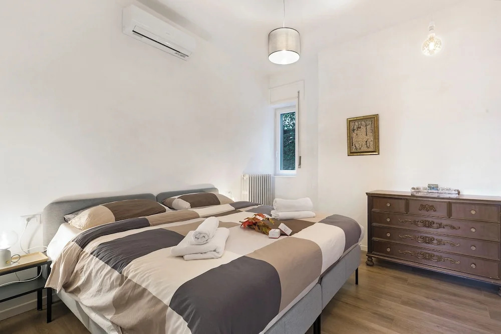 Gaia on Stresa Hill: 2BR with AC and Outdoor Space - Happy Rentals