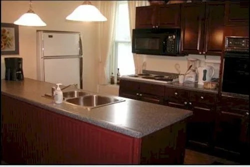 Suites on West Mary