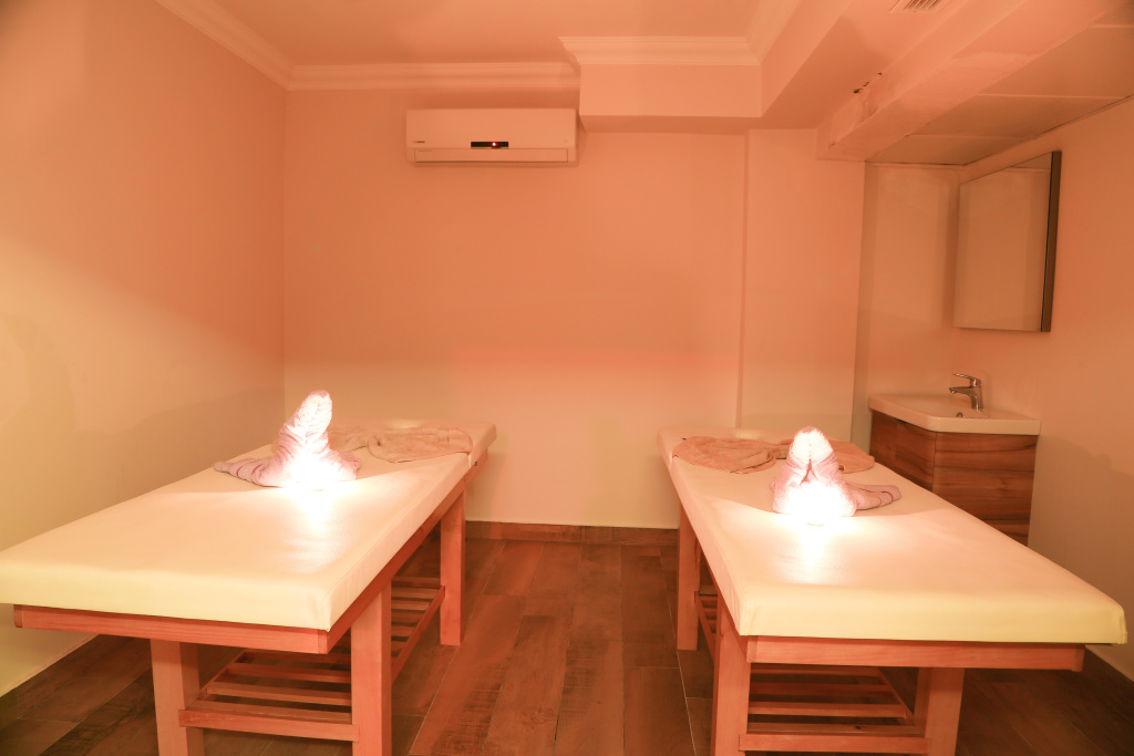 K Maris Hotel