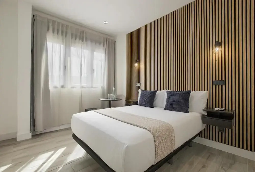 Dobo Madrid Lucero