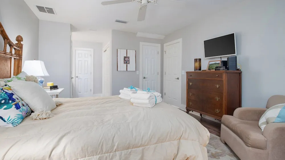 34 Seagrove Village Dr