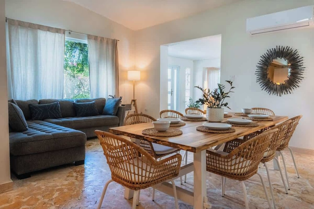 Pelegrina Beach Haus 6BR Chef Powered G SJ