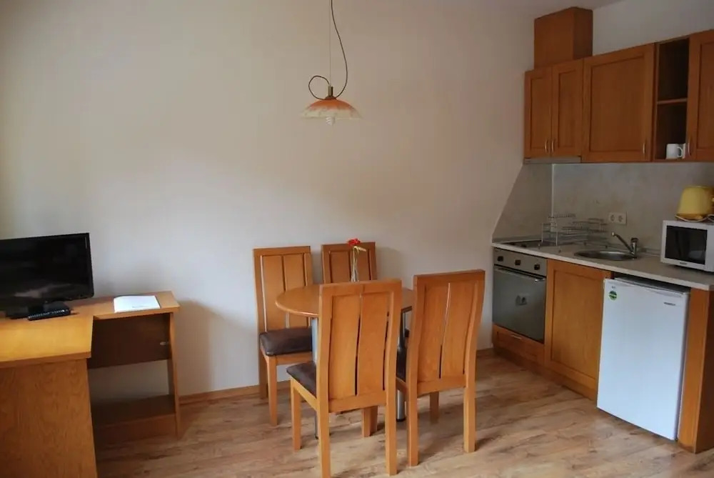 PM Services Royal Plaza Apartments