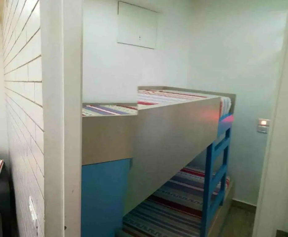 2 Bed Flat - Sleeps 6 - Pets - Pool - Parking