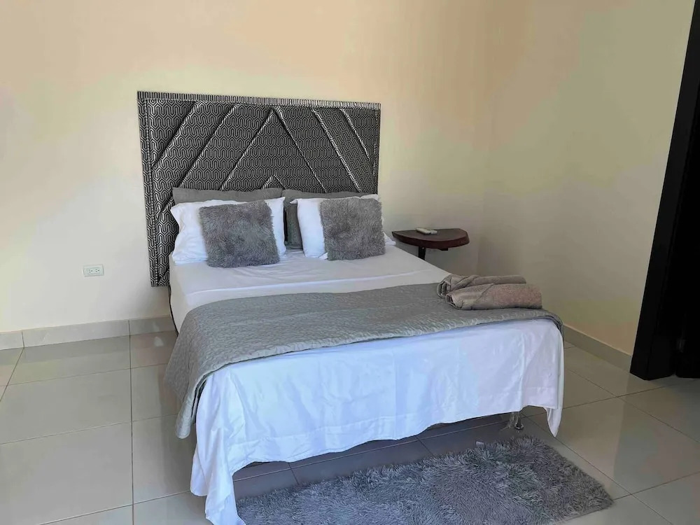 Luxurious Bright and Stylish, 7 Bedroom Villa