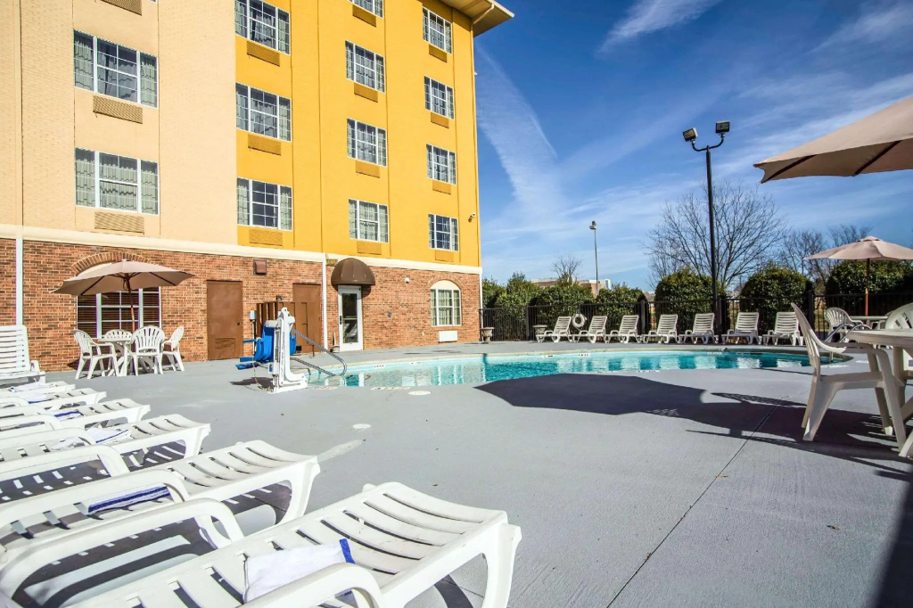 Comfort Suites Pineville - Ballantyne Area