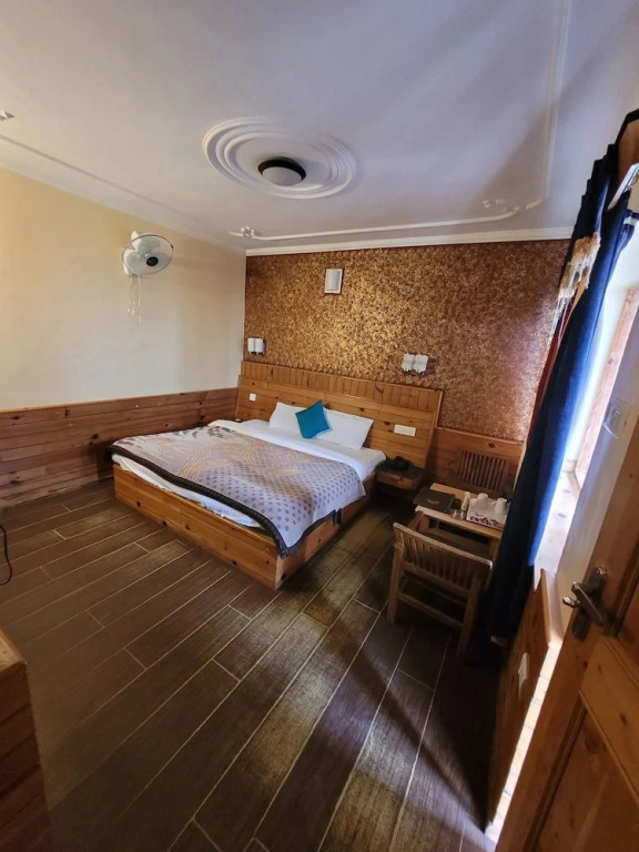 Gezellig Inn - Golden Apple