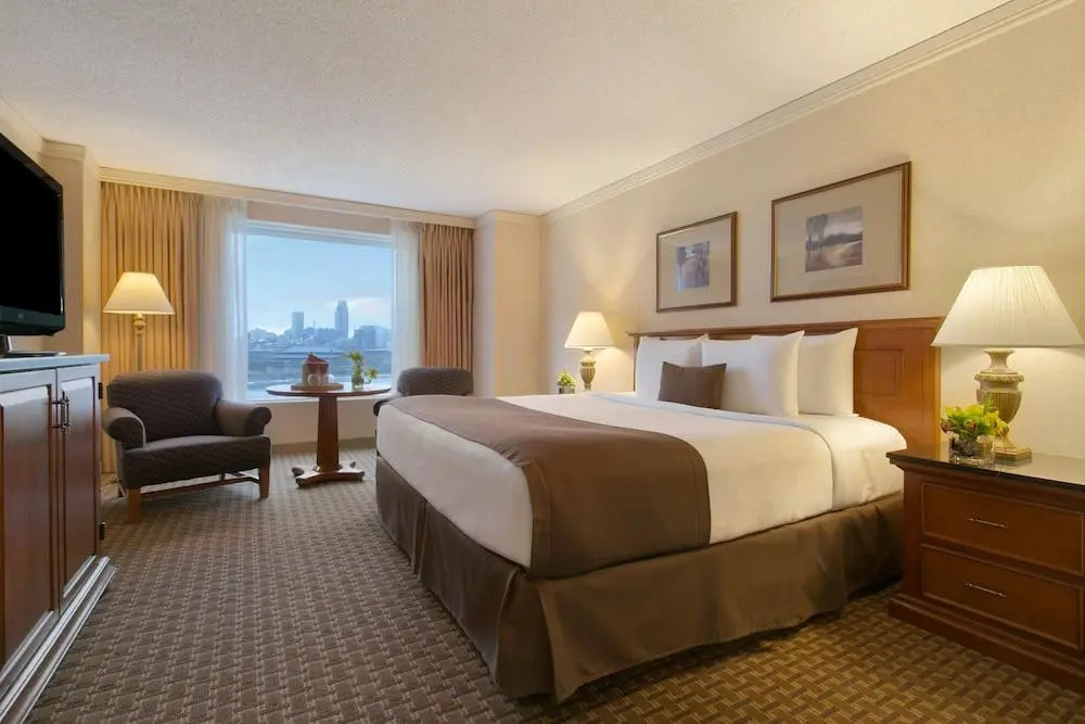 Harrahs Council Bluffs Hotel & Casino - A Caesars Rewards Destination