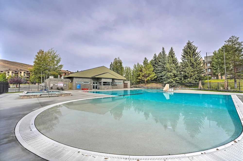 All-season Sun Valley Retreat w/ Deck & Grill