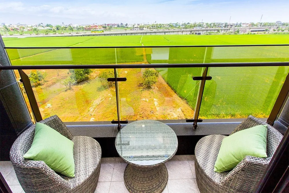 Urban Oasis Inn