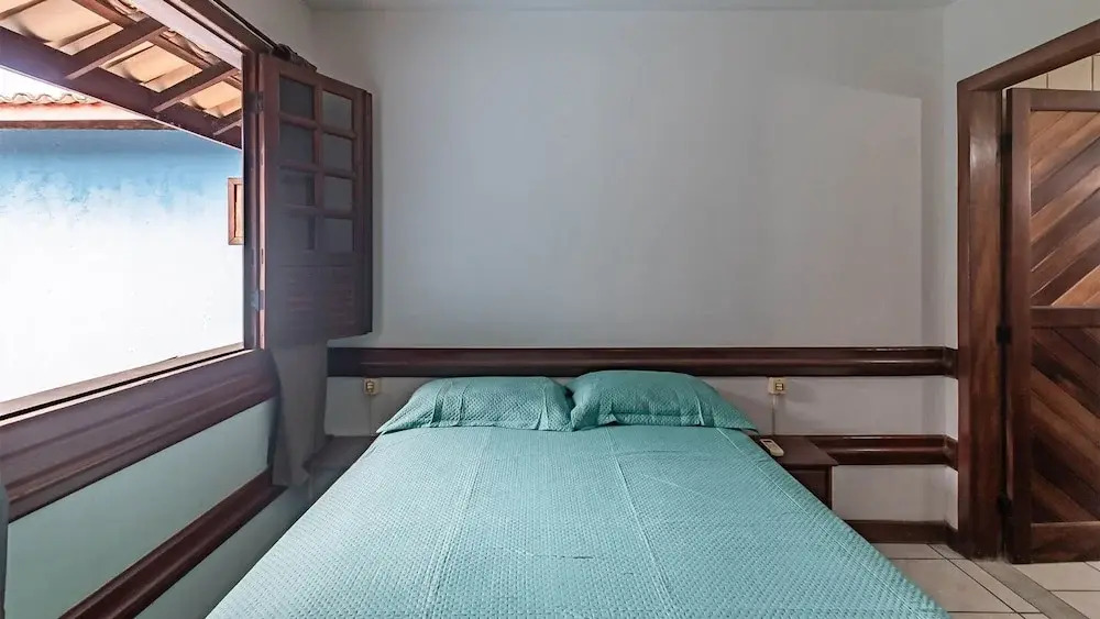 Casa com Piscina a 300m da Praia de Taperapu