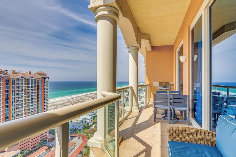 Pensacola Beach Penthouse w/ View + Pool Access!