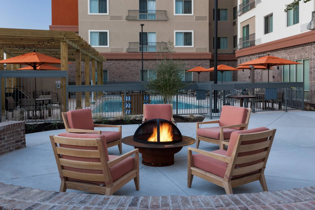 Отель Courtyard by Marriott Fort Worth Historic Stockyards