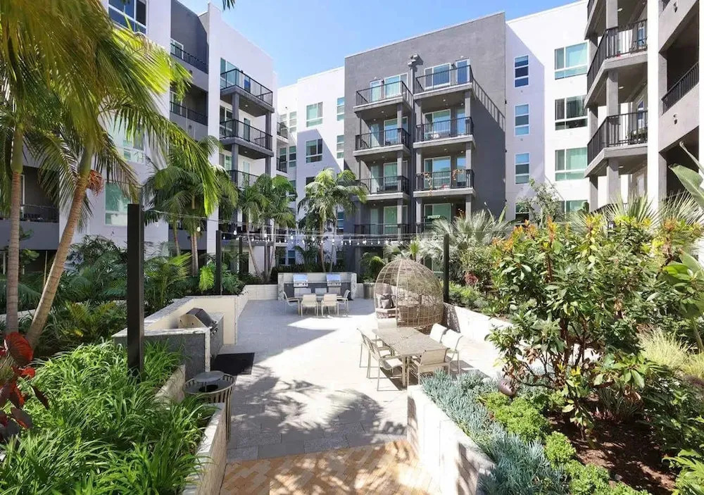 Upscale Escape 10 Min From Disneyland With Pool Gym