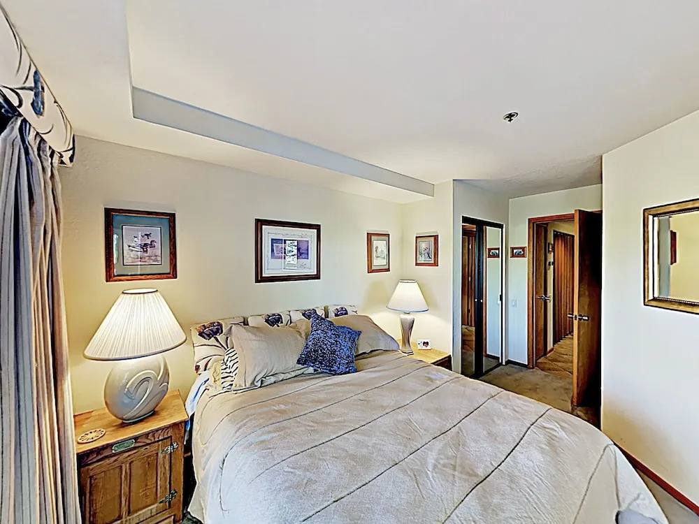 New Listing! Deer Valley Townhome W/ Hot Tub, Pool 3 Bedroom Townhouse