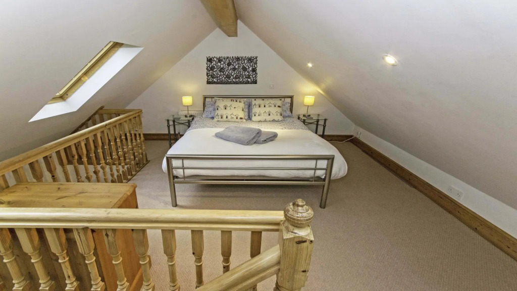 Stables & Breeze | 6 Bedrooms / Sleeps 13 | Sea Views