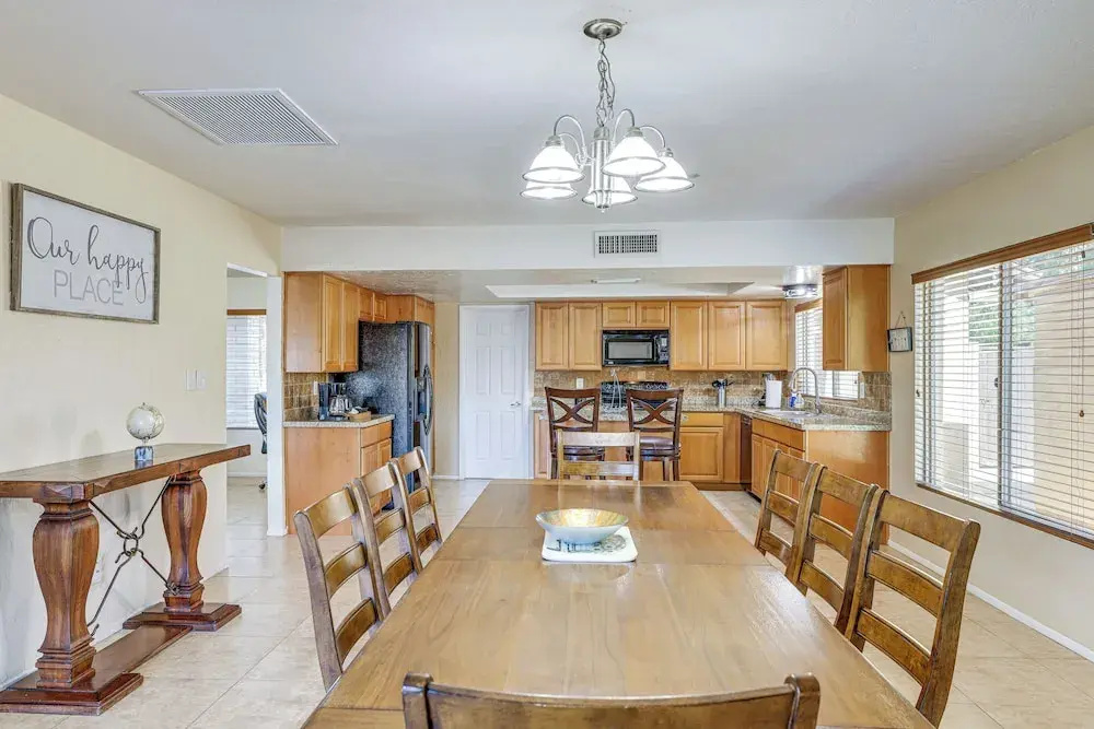 Outdoor Oasis: Family-friendly Home in Scottsdale!