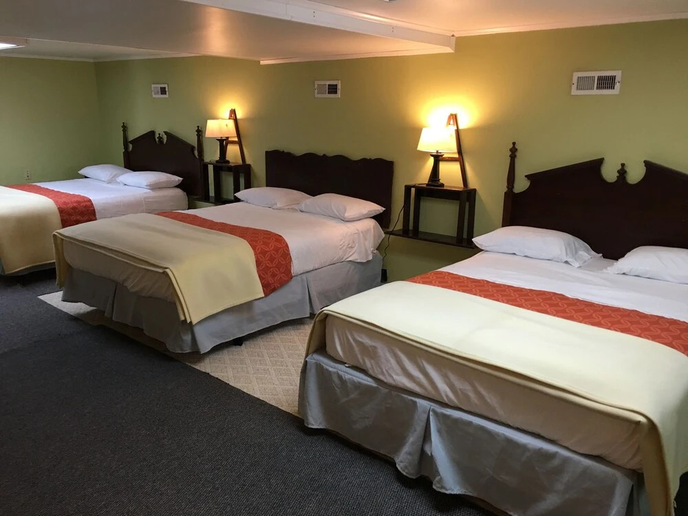 Dixie Plaza Hotel