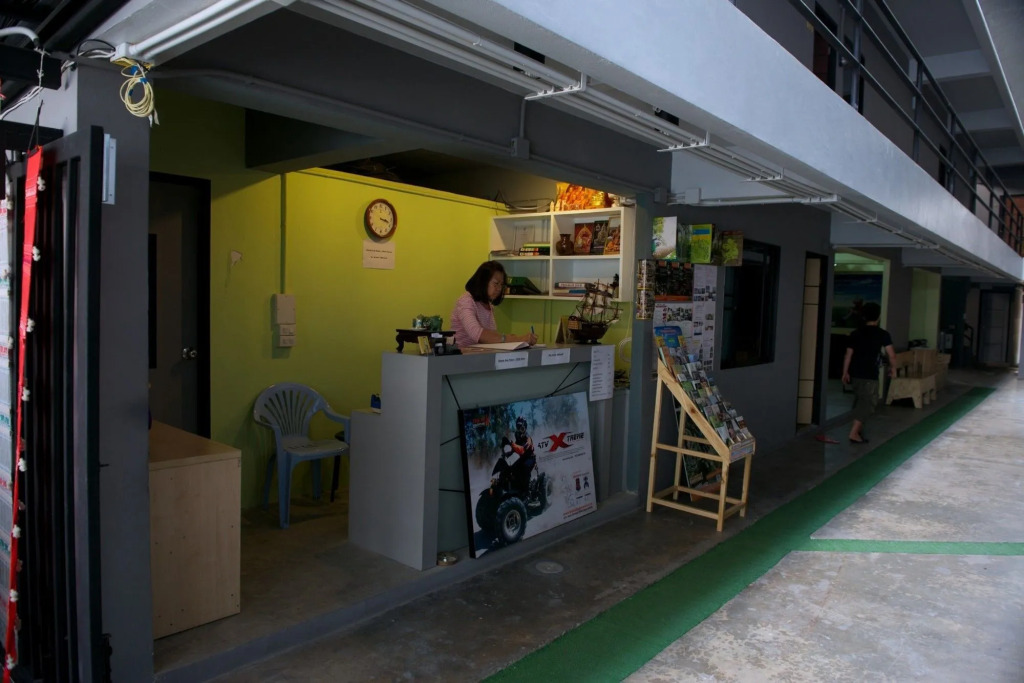 9 Hostel