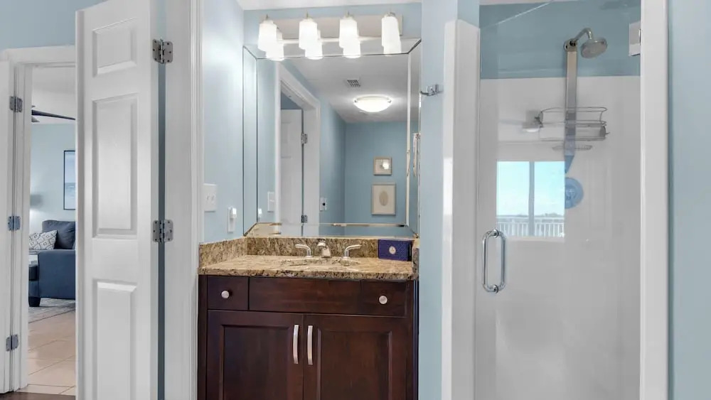 Spacious 2BR Condo w/ Partial Gulf Views, Pool, Across the Street From Beach!