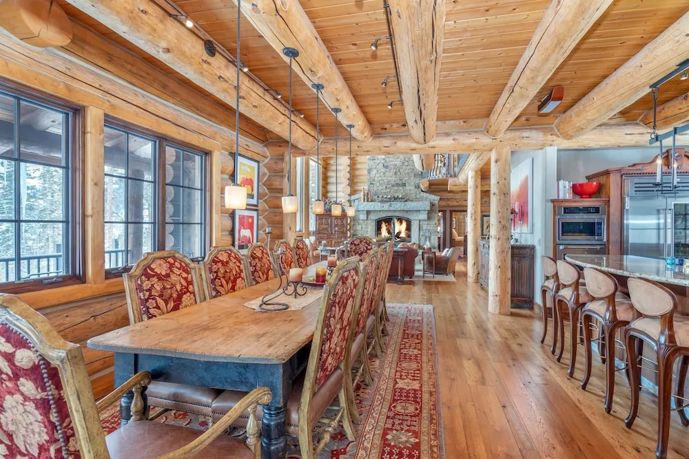 Hilltop Hideaway - Expansive Views From This Private Estate, Hot Tub, Pool Table