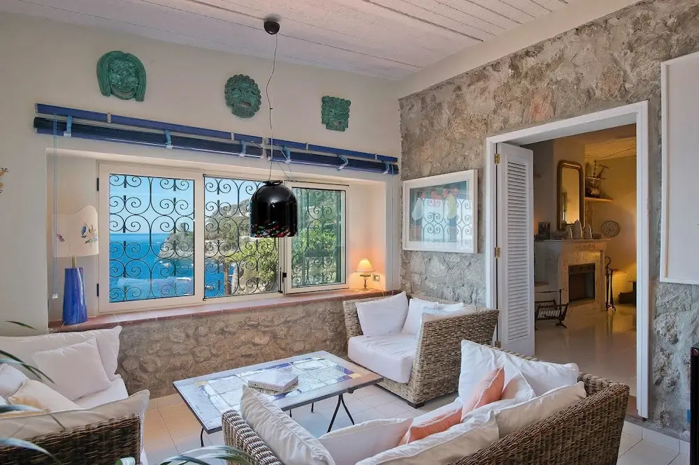 Luxury villa, pool, sea access, large terraces, stupendous views