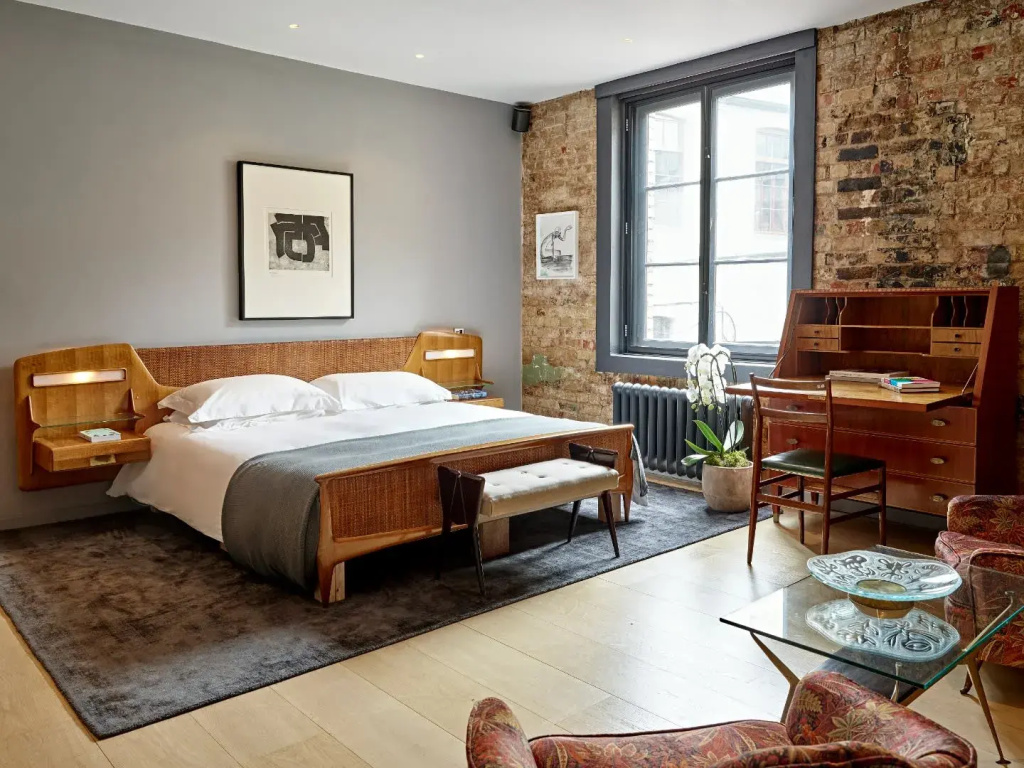 One of a Kind Victorian Luxury Loft in Clerkenwell