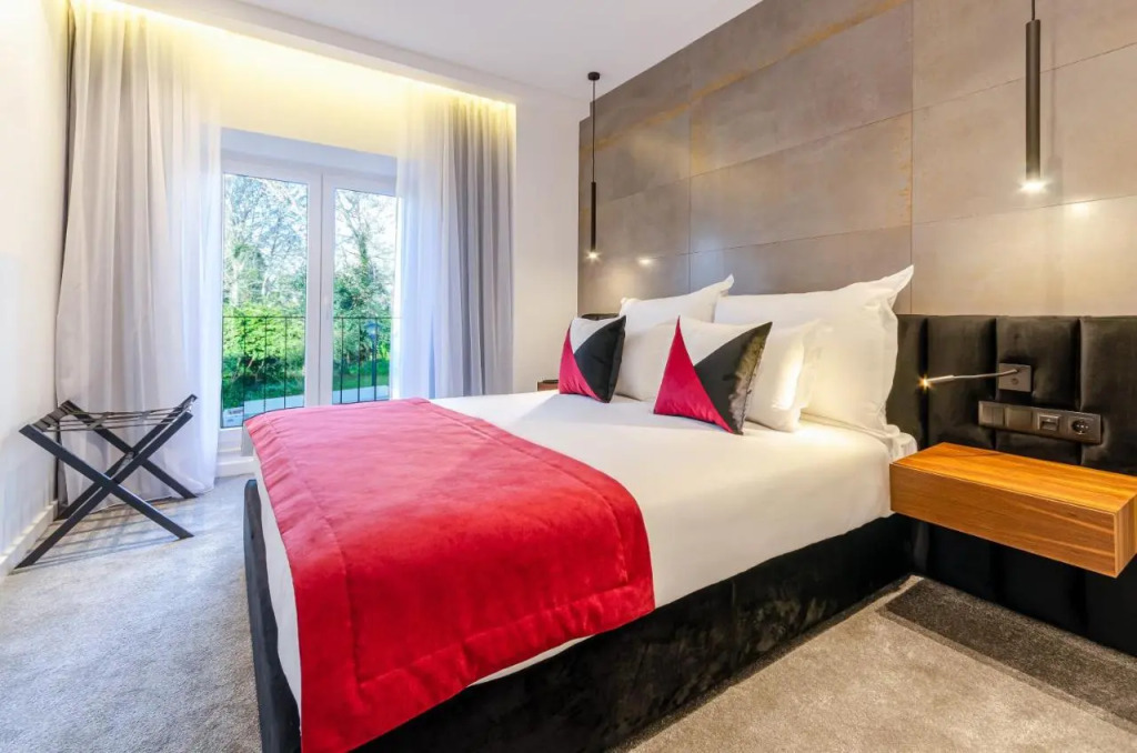 2M BOUTIQUE HOTEL