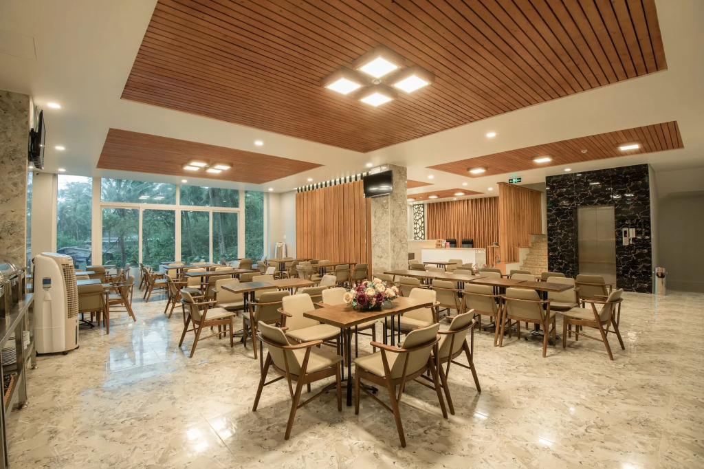 Summer Dream Hotel