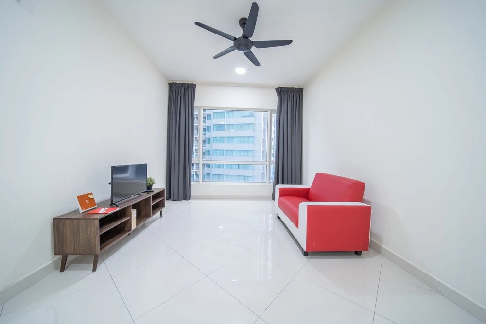 Crest Jalan Sultan Ismail by OYO Rooms