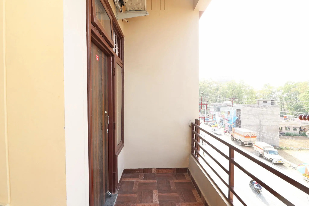SPOT ON 43821 Amrapali Home Stay