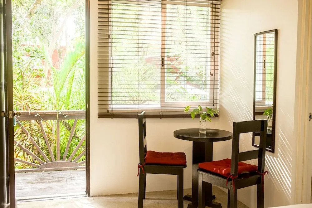 Mango Hotel
