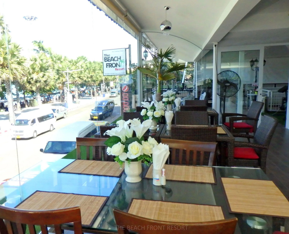 The Beach Front Resort, Pattaya