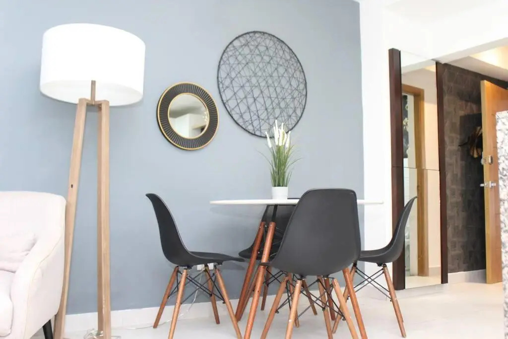 Modern 1BD Downtown+Pool+SmarTVs+BBQ+Gym