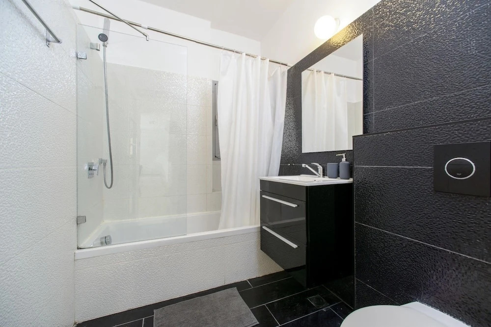 Amazing 3 BDR 2 Baths, Balcony and Parking