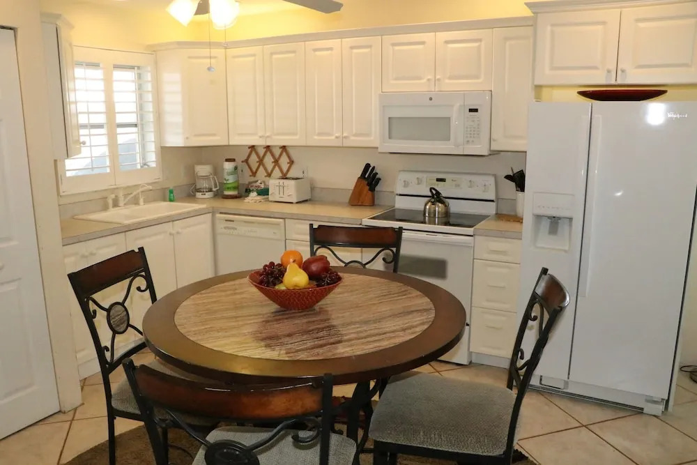 Jamaica Royale 097 - 2 Br Condo