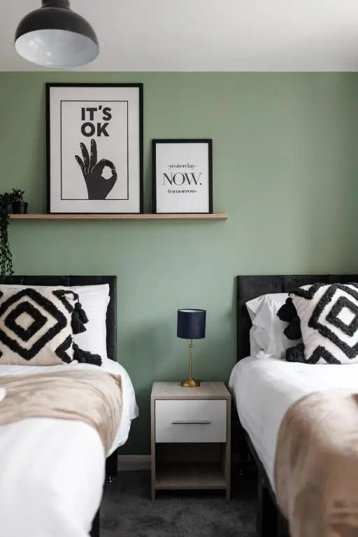 City Centre Studio 9 with Kitchenette, Free Wifi and Smart TV with Netflix by Yoko Property