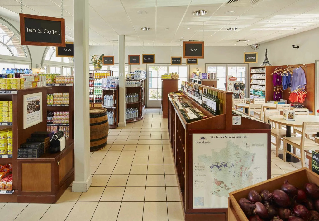 Отель Marriott Village dIle-de-France