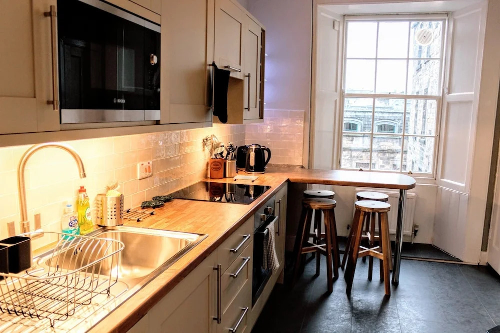 3 Bedroom Apartment On The Royal Mile