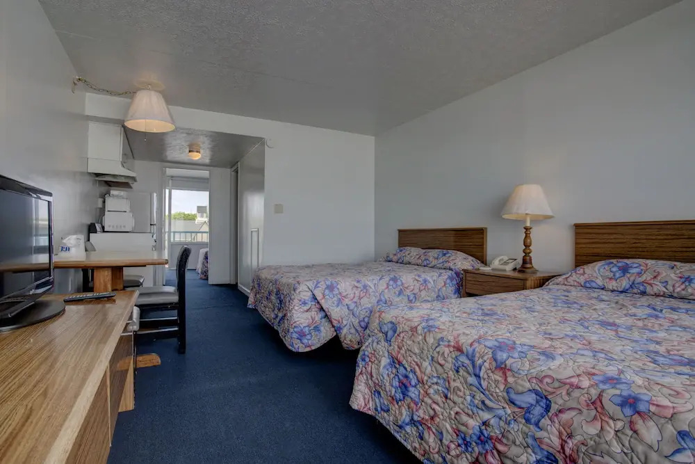 Oceanfront Twilight Surf Hotel
