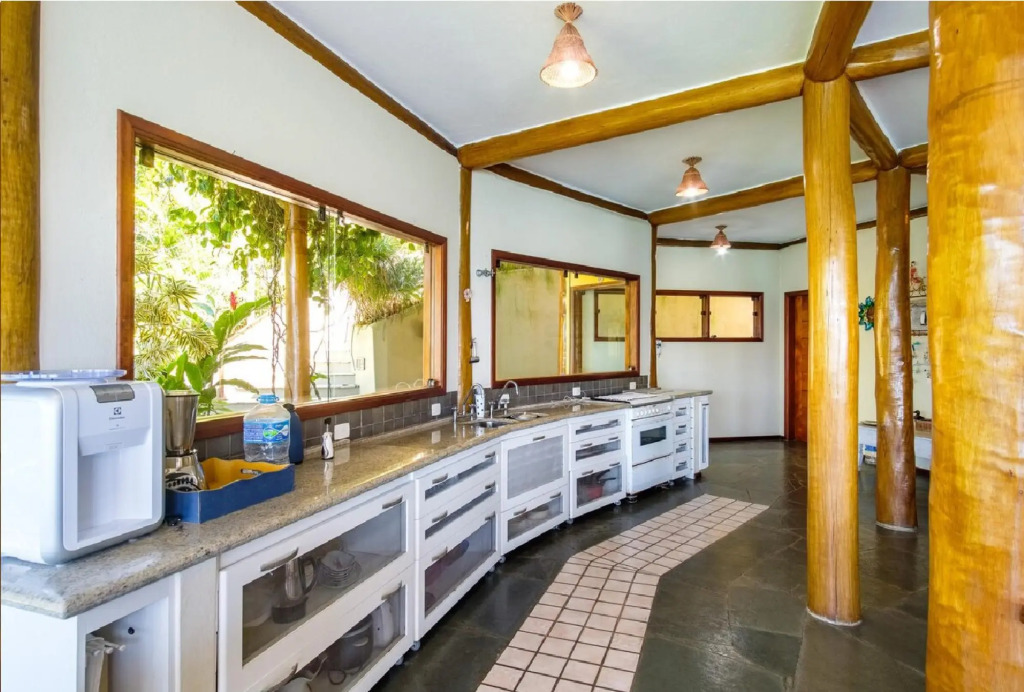 Pineapples Ubatuba | Mansion overlooking the sea