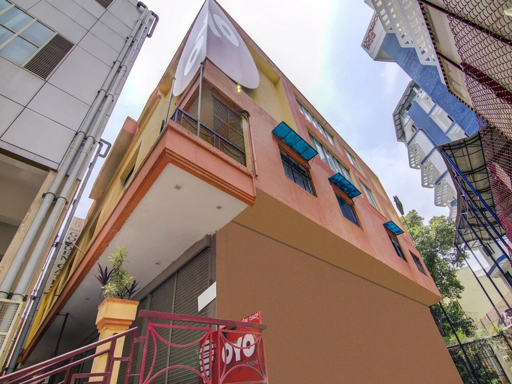 OYO Rooms Jayanagar South End Metro