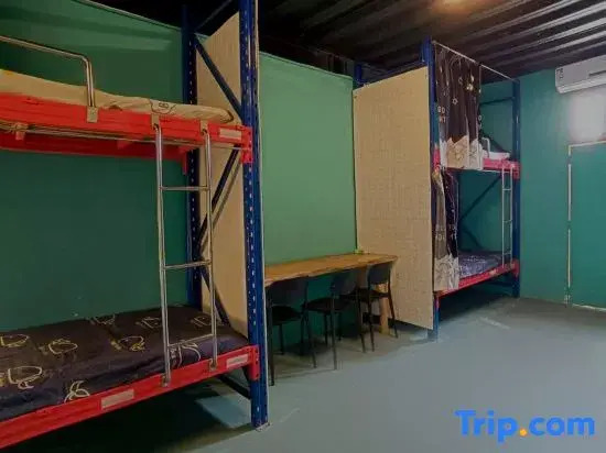 partylandia hostel