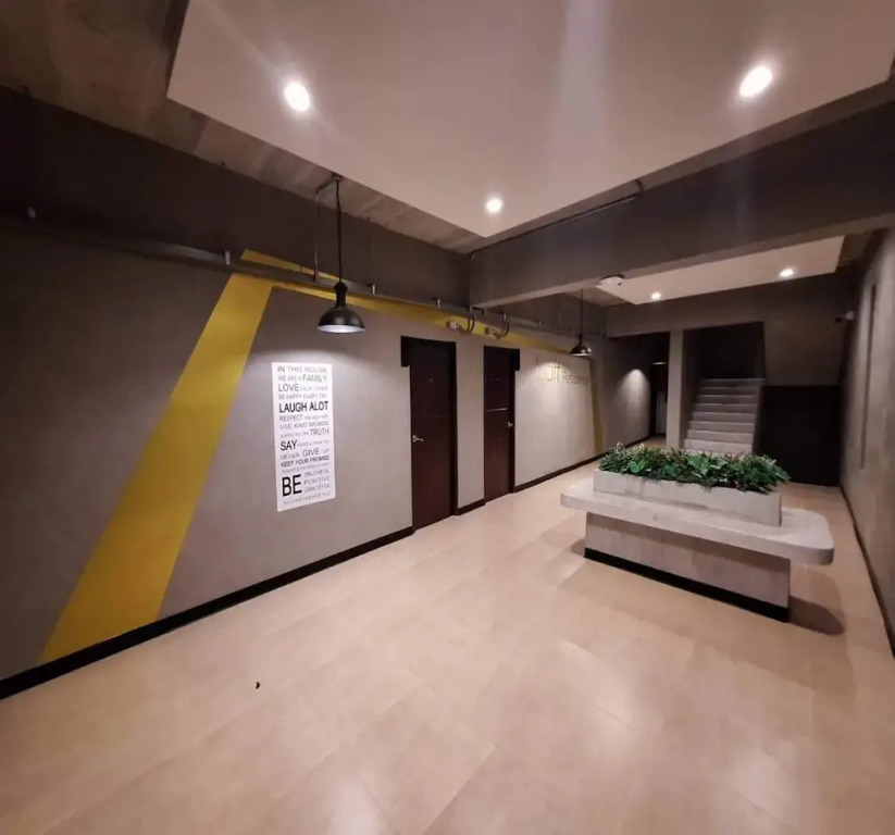 Capital O 75512 Loft Residence