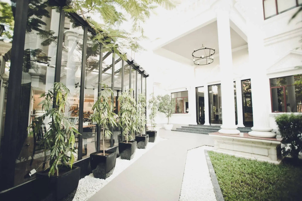 White Mansion 白色公馆