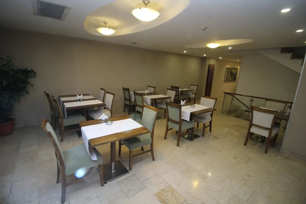 Vali Erdogan Konuk Evi Hitit Otel